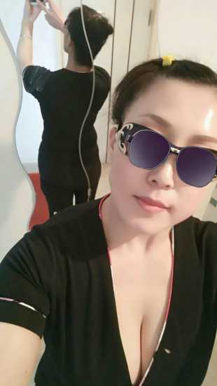 还是喜欢玩性价比高的丰乳肥臀的熟女，泻火专业